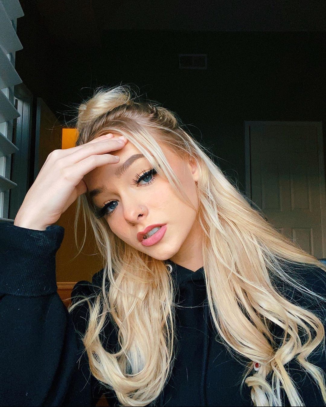 Zoe Laverne blond hairs, Face Makeup, Lip Makeup: Long hair,  Blonde Hair,  Hairstyle Ideas,  Cute Girls Instagram,  Cute Instagram Girls,  Zoe Laverne TikTok  