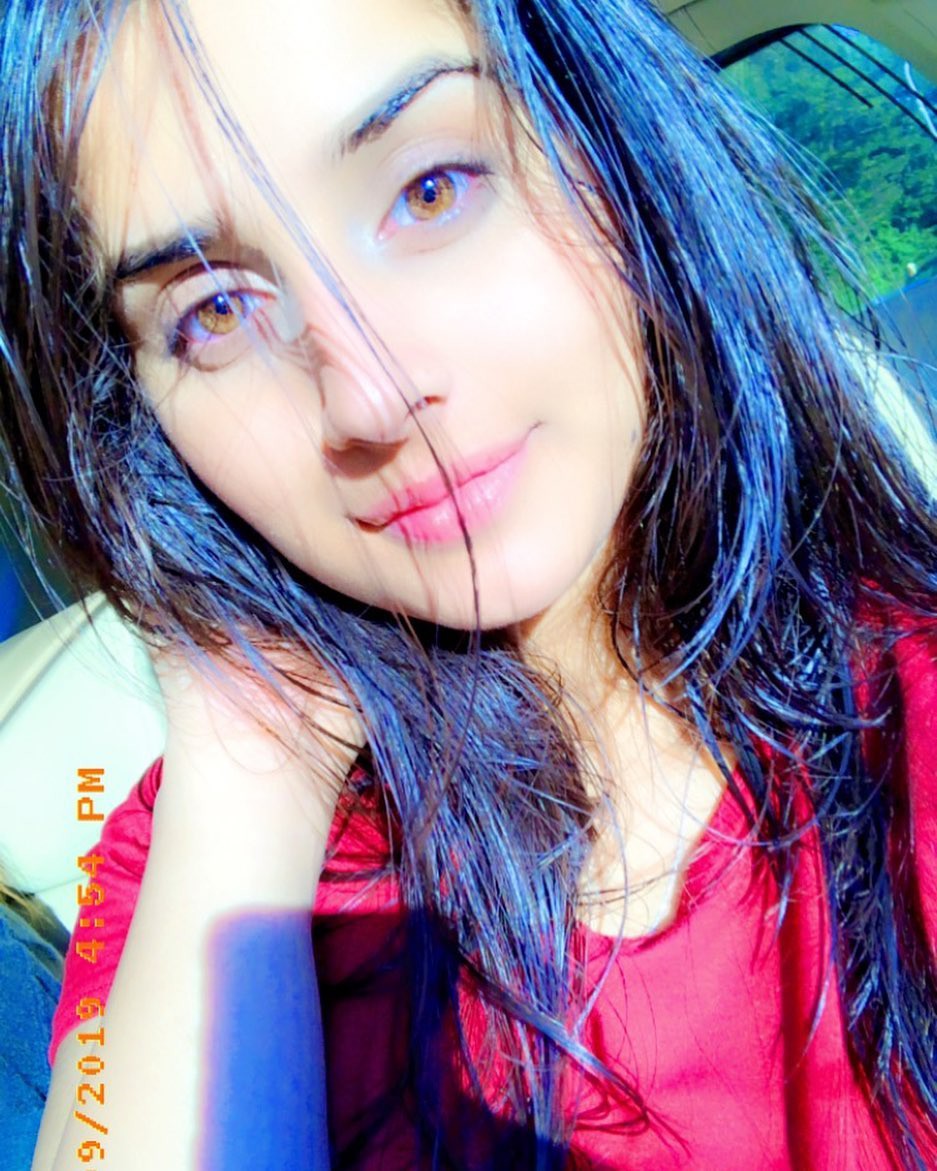 Alishbah Anjum Cute Girls Face, Lip Makeup, Hair Style: Purple And Blue Outfit,  Alishbah Anjum Instagram  