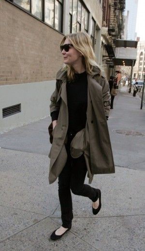 Beige and brown dresses ideas with trench coat, blazer, jeans: Trench coat,  Street Style,  Jacket Outfits,  Beige And Brown Outfit  