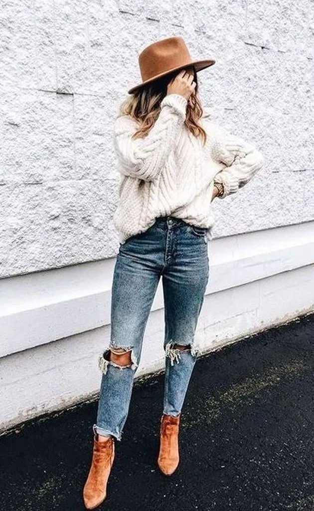 Casual everyday autumn outfits, street fashion, fashion blog, casual wear, boho chic: fashion blogger,  Street Style,  Boho Chic,  Classy Winter Dresses  