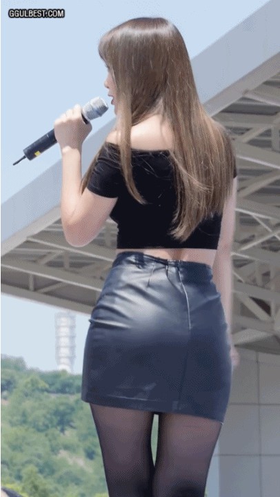 Outfit instagram with leather skirt, miniskirt, stocking