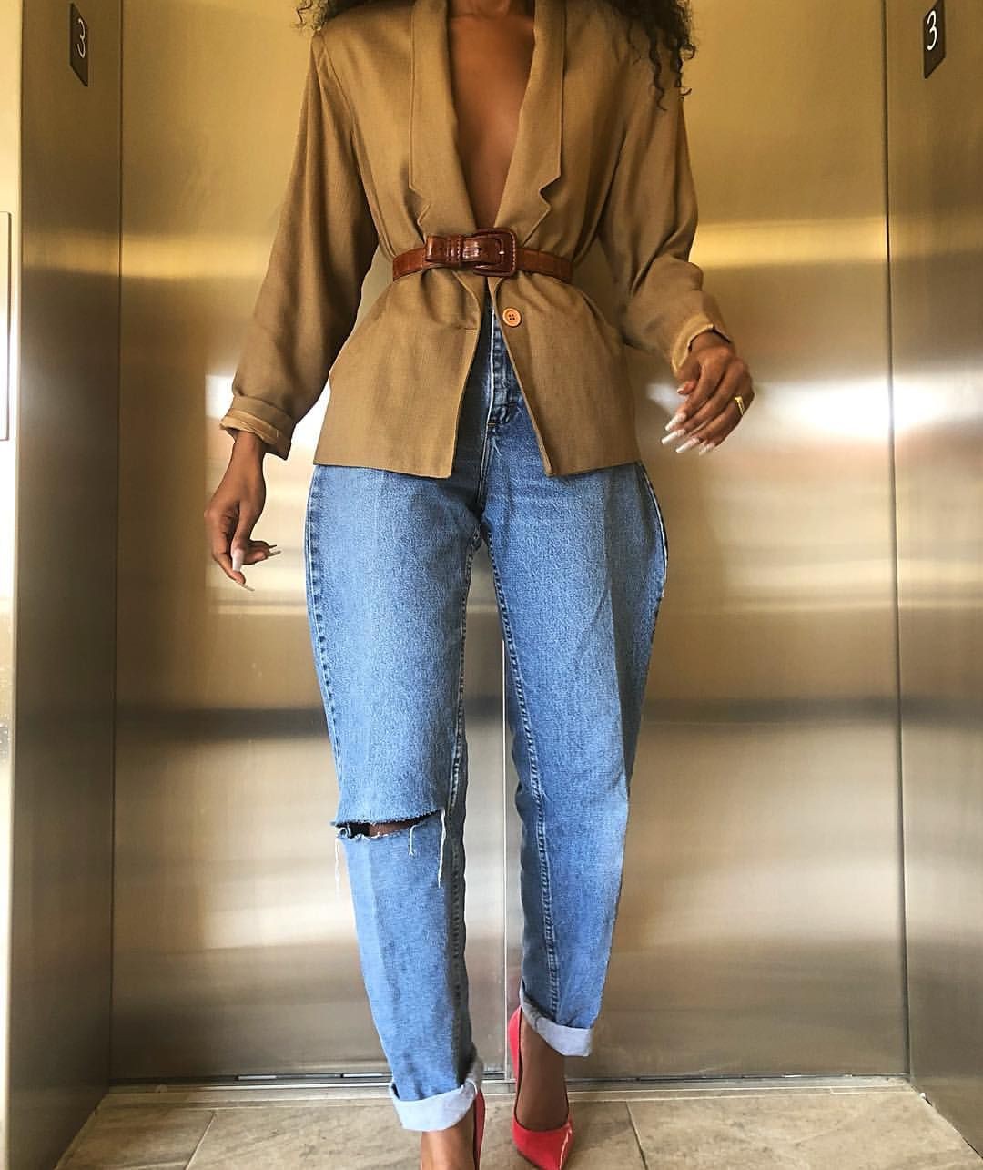 Random&Chic Vintage on Instagram: “Nothing better than a pop of pink? Shop this blazer by clicking link in bio” | Summer Outfit Ideas 2020: Outfit Ideas,  summer outfits,  Instagram,  Vintage clothing,  Pink  