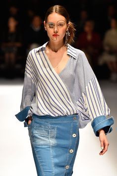 Denim stripe fashion show, street fashion, fashion model, fashion show, denim skirt: summer outfits,  Fashion show,  fashion model,  Street Style  