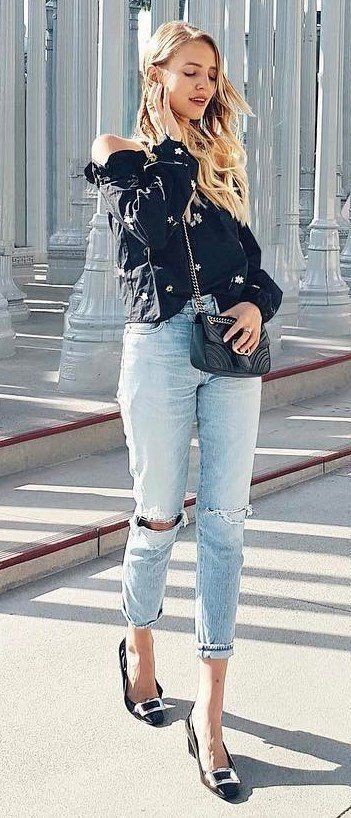 Fashionnova clothing ideas with mom jeans, leggings, jacket: Casual Outfits,  Ripped Jeans,  Mom jeans,  Street Style  