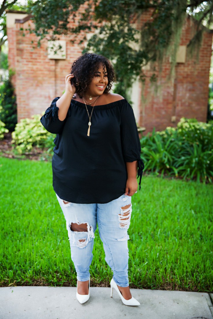 Green and white lookbook fashion with leggings, shorts, denim: Date Outfits,  Street Style,  Green And White Outfit  