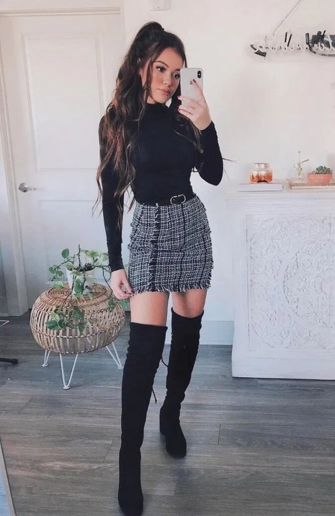 Cute outfits with black turtlenecks: Polo neck,  T-Shirt Outfit,  Black Outfit,  Boot Outfits  