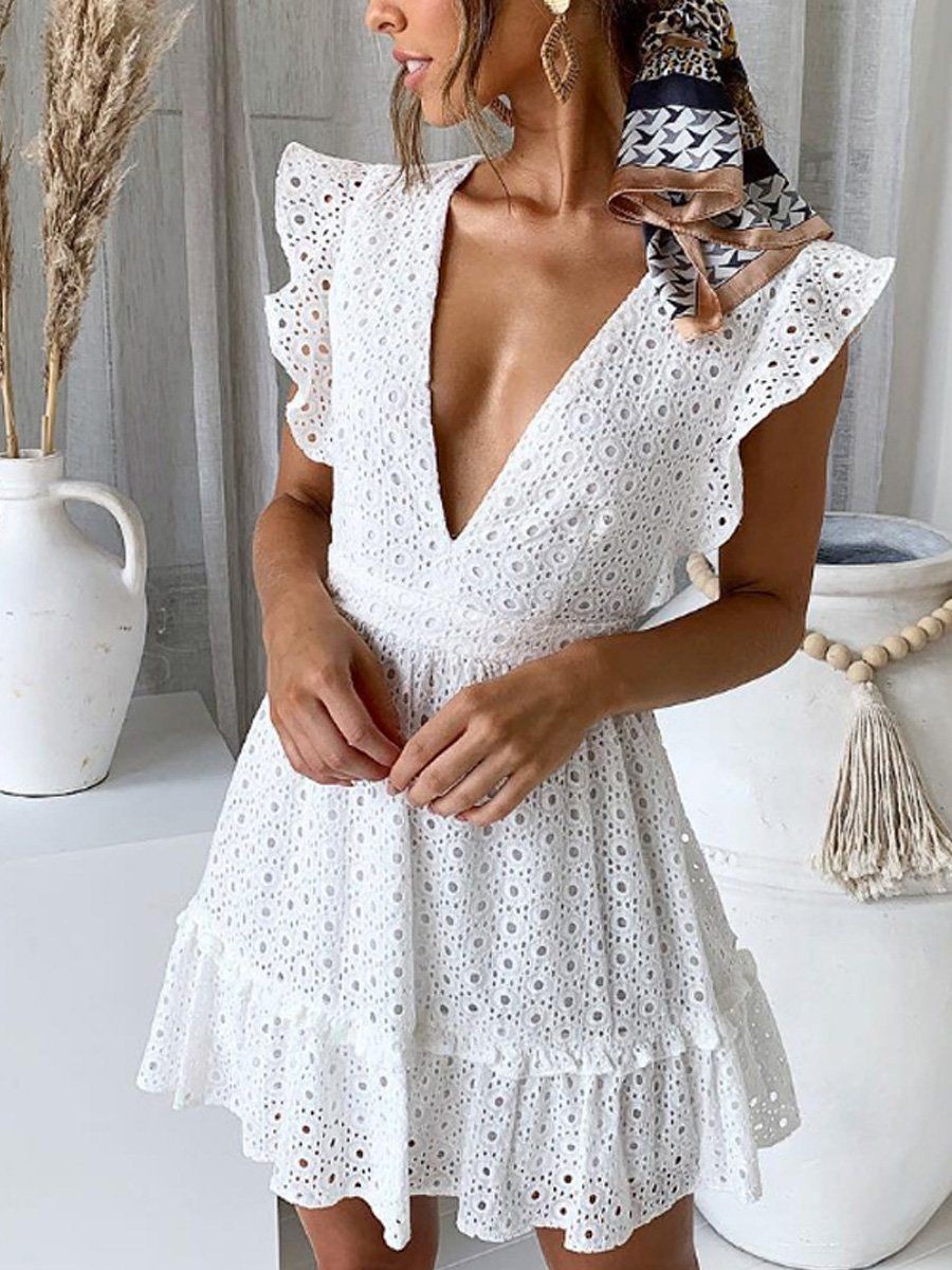 White classy outfit with wedding dress | White Party Outfits For Ladies ...
