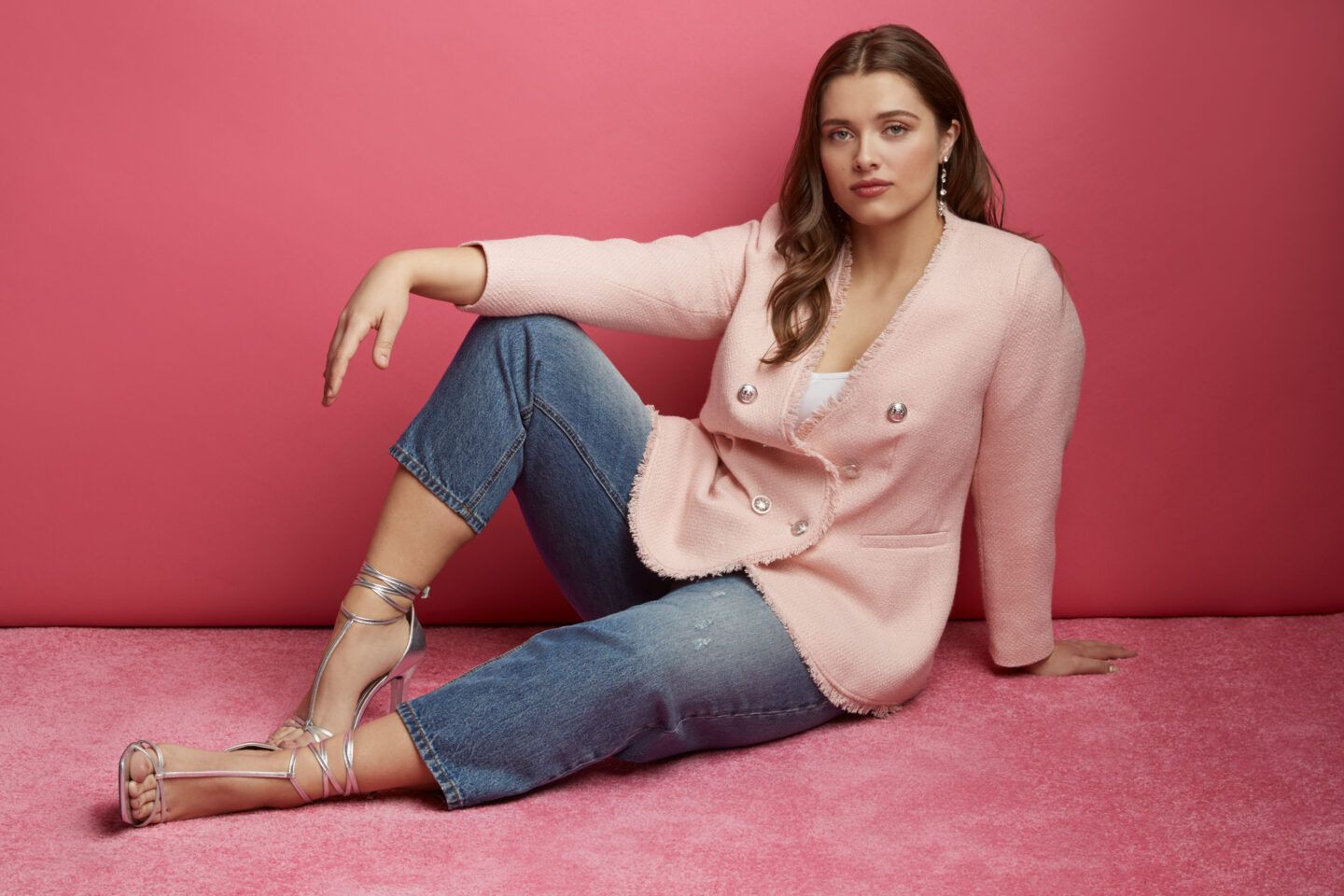 Pink colour outfit, you must try with jeans: Hot Girls,  Long hair,  Body Goals,  Plus size outfit,  Pink Outfit  