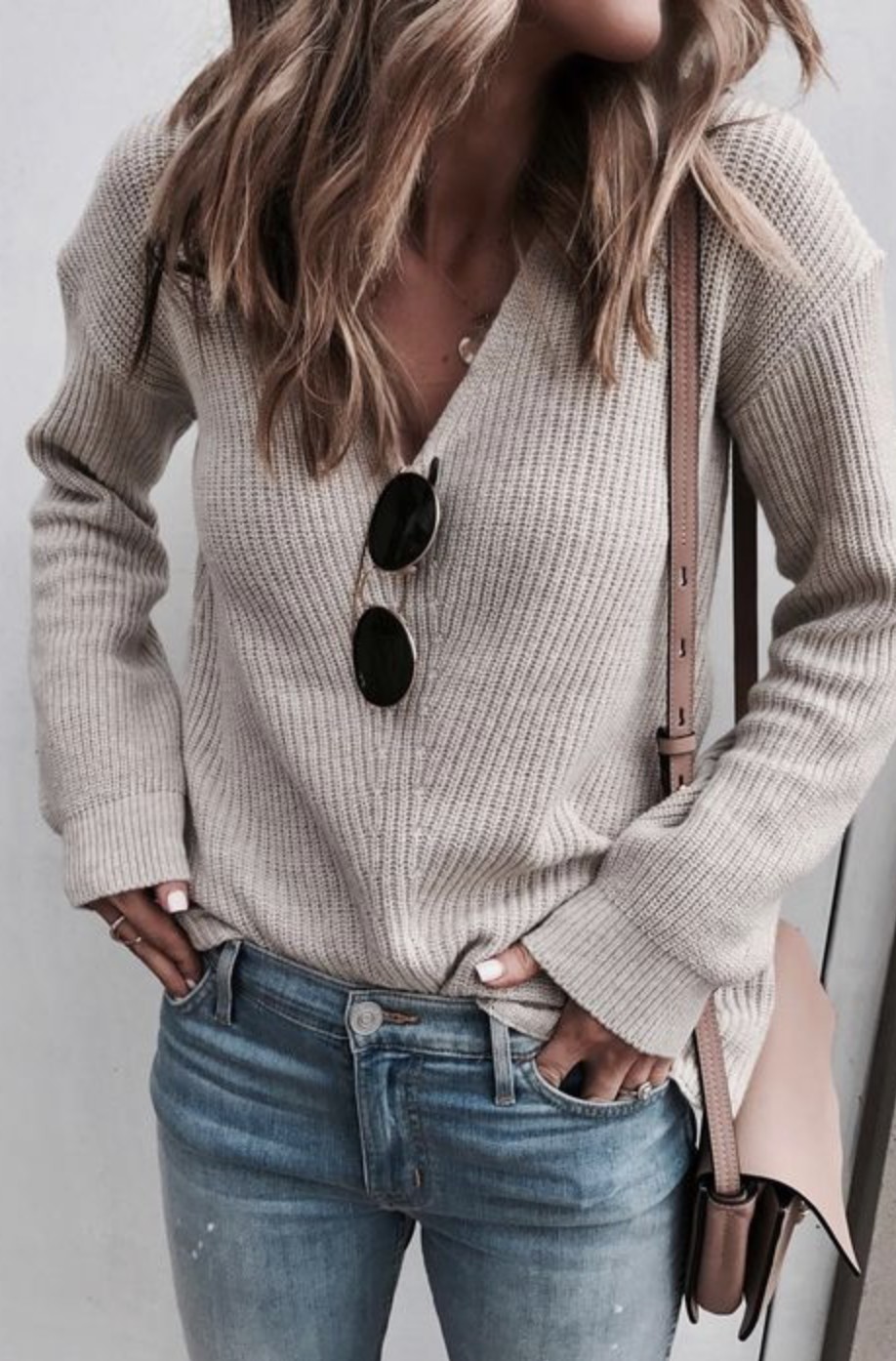 White style outfit with sweater, hoodie, jeans: Polo neck,  Jeans Outfit,  White Outfit  