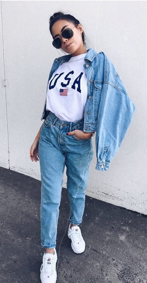 Boyfriend jeans outfit ideas with sneakers