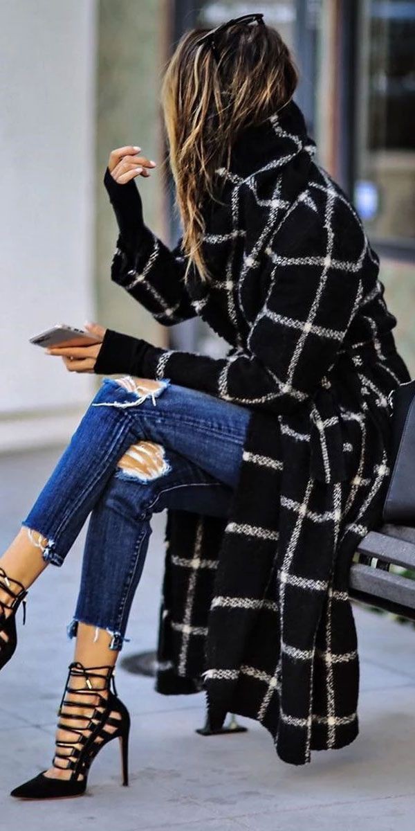 Trench coat outfit women winter: winter outfits,  Trench coat,  Street Style,  High Heeled Shoe,  Ripped Jeans  