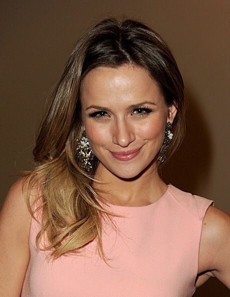 Shantel VanSanten blond hairstyle, Pretty Look, Natural Glossy Lips: Brown hair,  Layered hair,  Blonde Hair,  Hairstyle Ideas,  Cute Instagram Girls,  Shantel VanSanten  