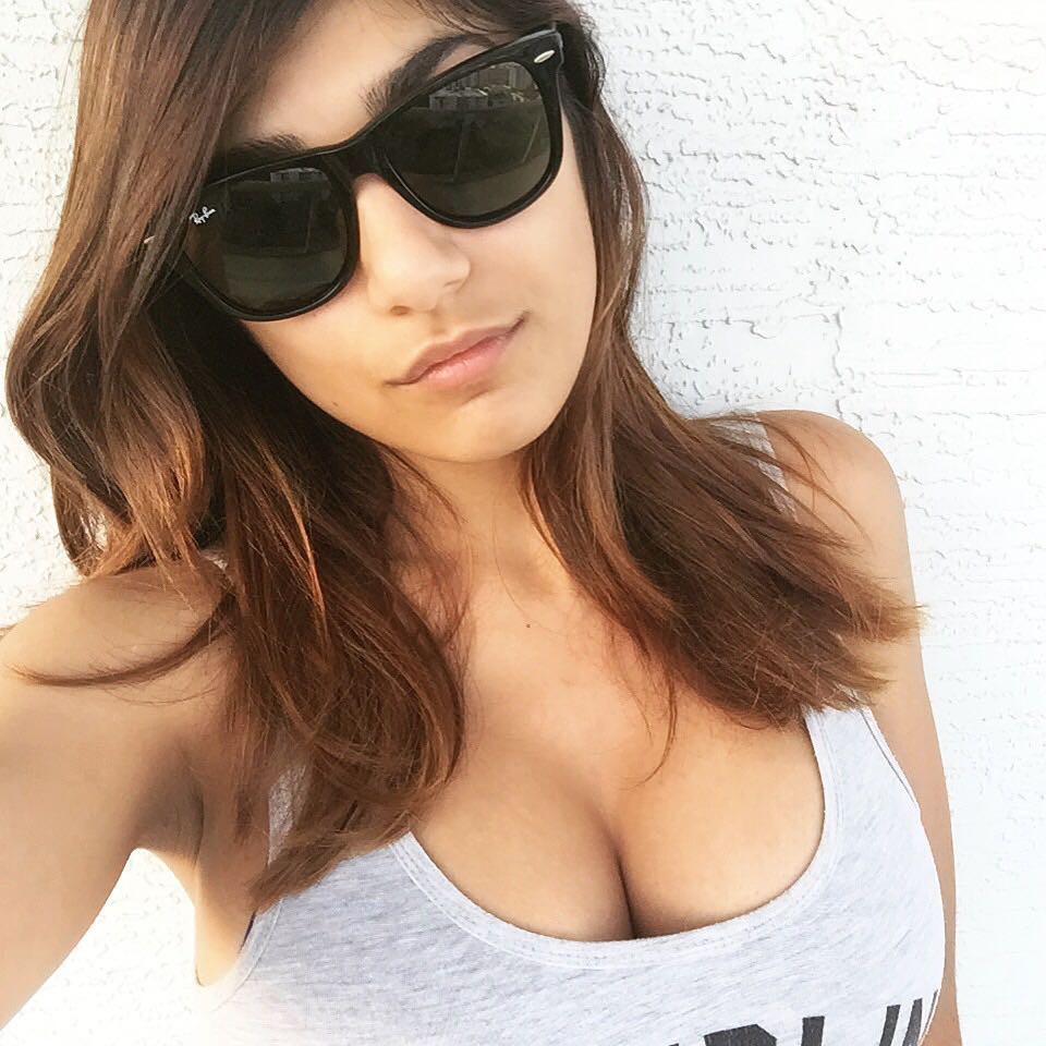 Mia Khalifa Black Goggles Selfie Pic: Mia Khalifa,  Hot Selfie  