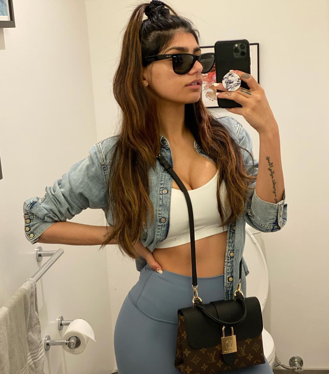 Mia Khalifa Hot Casual Look: Mia Khalifa,  Hot Selfie  