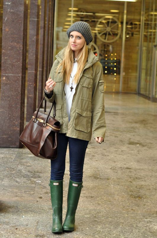 Outfit botas de agua mujer: T-Shirt Outfit,  green outfit,  Wellington boot,  Street Style,  Boot Outfits  