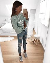 Grey ripped jeans outfit, business casual, ripped jeans, casual wear, t shirt: Ripped Jeans,  Business casual,  T-Shirt Outfit,  White Outfit,  Girls Hoodies  