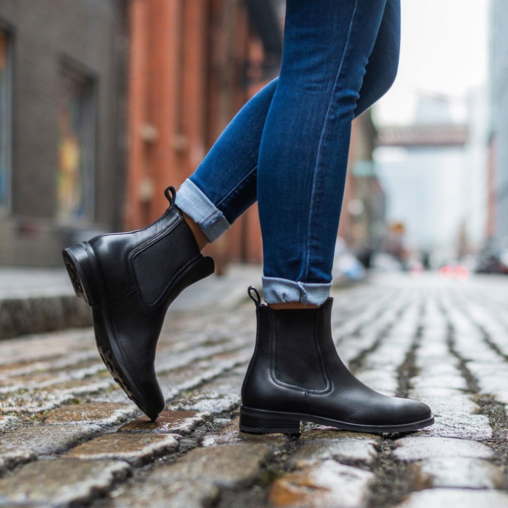 Colour outfit ideas 2020 chelsea boots women, street fashion, fashion boot, chelsea boot, combat boot, riding boot: Riding boot,  Boot Outfits,  Hot Girls,  Chelsea boot,  Combat boot,  Street Style,  Brown Outfit  