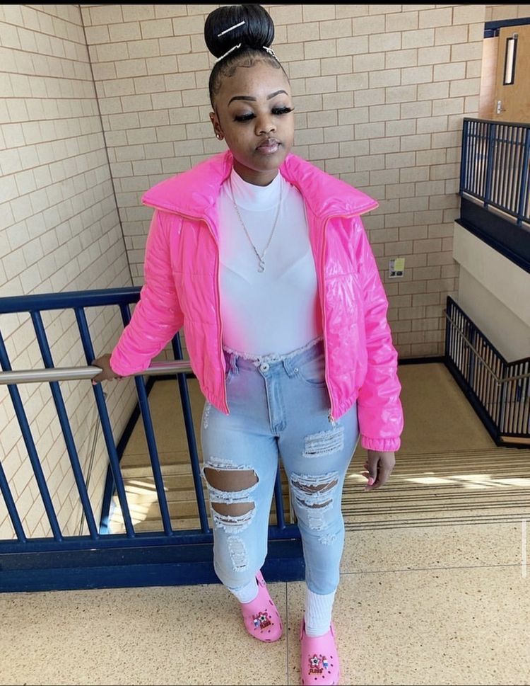 White and pink outfit instagram with ripped jeans, trousers, crop top: Ripped Jeans,  Crop top,  Street Style,  White And Pink Outfit,  Crocs Outfits,  Pink Jacket  