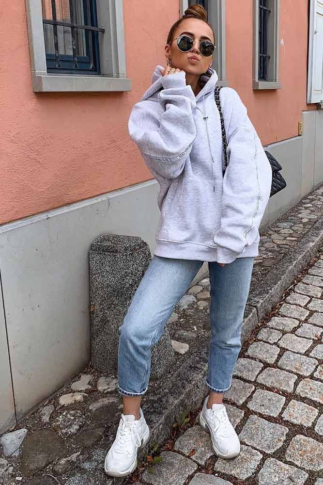 Hoodie Outfit Ideas | 26 ways to wear Hoodie in 2022