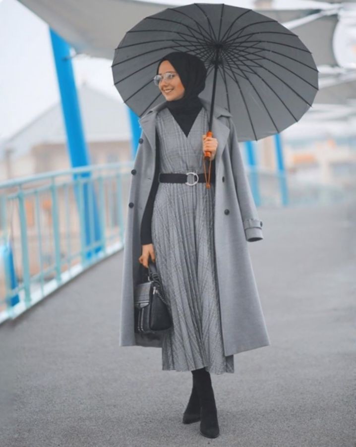 Outfit style mütevazi giyinmek, fashion accessory, street fashion, informal wear, bell bottoms, dress shirt, trench coat: shirts,  Trench coat,  Informal wear,  Fashion accessory,  Street Style,  Bell Bottoms,  Hijab  