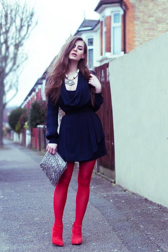 Best Outfit Ideas on How to Style Red Leggings