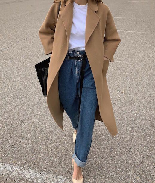 Street style slouchy jeans wide leg jeans, slim fit pants: Trench coat,  T-Shirt Outfit,  Street Style,  Beige And Brown Outfit,  Slouchy Pants,  Boyfriend Pants  