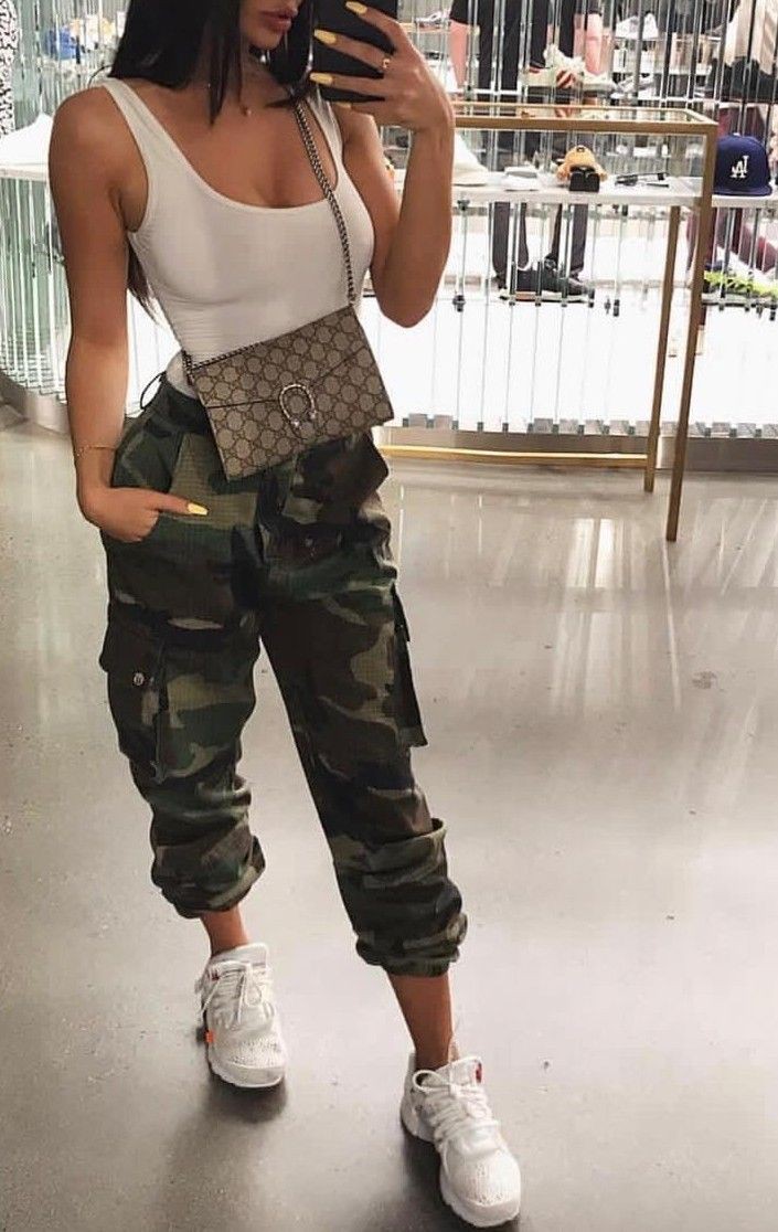 Trendy camo pants outfit, street fashion, camo joggers, casual wear, cargo pants