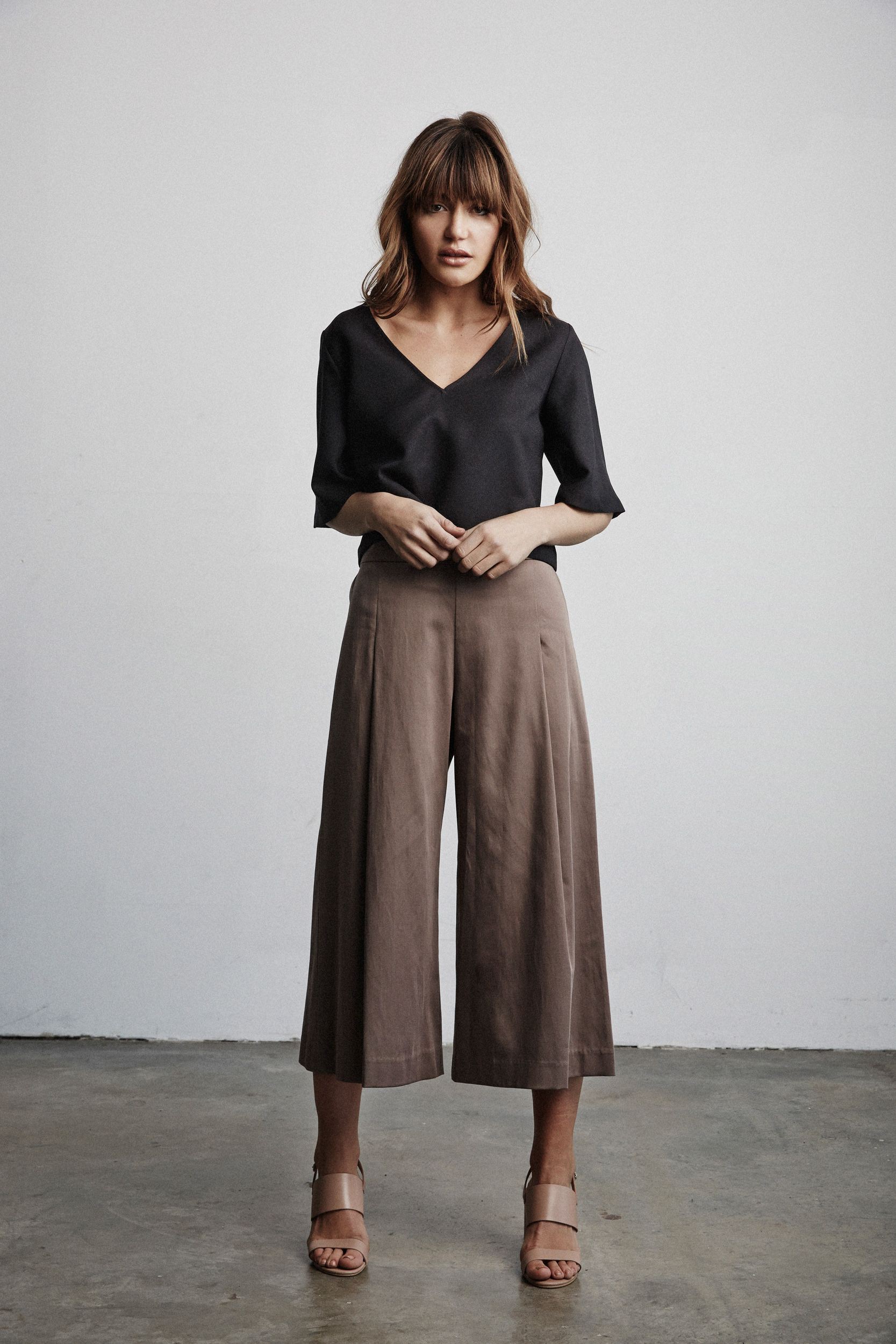 Minimalist wardrobe for women ready to wear, minimalist fashion