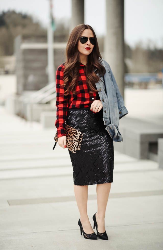 Black outfit with pencil skirt, denim skirt, tartan: Denim skirt,  Pencil skirt,  Black Outfit,  Sequin Skirts,  Street Style  