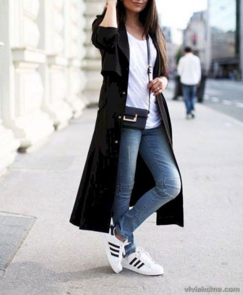 White outfit with trench coat, leggings, blazer: Trench coat,  White Outfit,  Street Style,  Travel Outfits,  Legging Outfits,  Wool Coat  