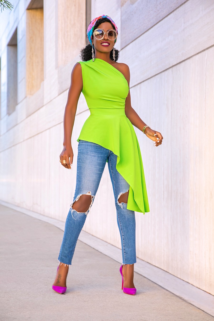 Electric blue and turquoise attire with ripped jeans, leggings, top: Ripped Jeans,  Electric blue,  Electric Blue And Turquoise Outfit,  Levi Strauss & Co.,  One Shoulder Top  