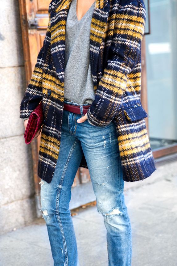 Blue yellow plaid coat, street fashion, plaid jacket, trench coat, plaid coat, t shirt: Trench coat,  T-Shirt Outfit,  Plaid Jacket,  Street Style,  yellow outfit,  Plaid Outfits,  Plaid Coat  