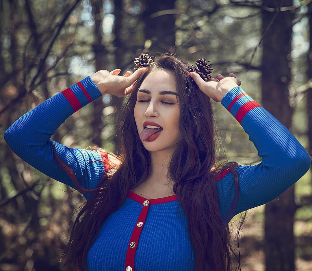 Louisa Khovanski Cute Face, Natural Glossy Lips, Hair Style: Electric blue,  Electric Blue And Blue Outfit,  Louisa Khovanski Hot,  Louisa Khovanski Instagram  