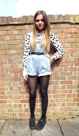 Brown and white dresses ideas with blouse, shorts, tights: T-Shirt Outfit,  Street Style,  Brown And White Outfit,  Jumper Dress  