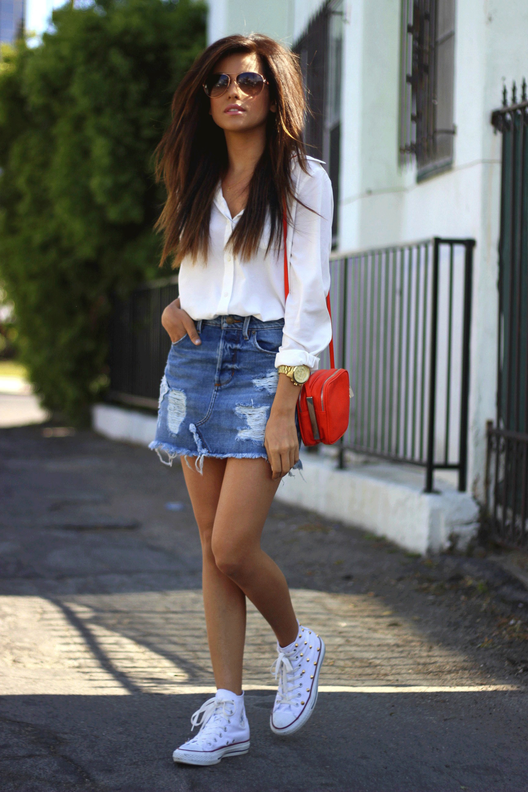 Denim skirt outfit with converse | Denim Skirt Outfits | Chuck Taylor ...