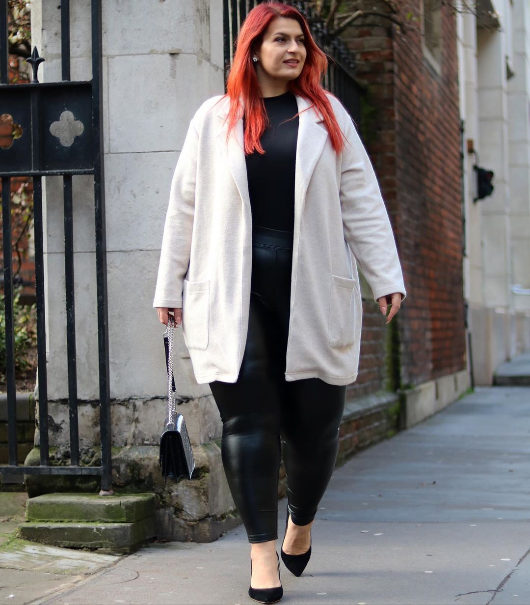 white matching outfit with overcoat, jeans, coat: White Jeans,  White coat,  Hot Plus Size Girls,  White Overcoat  