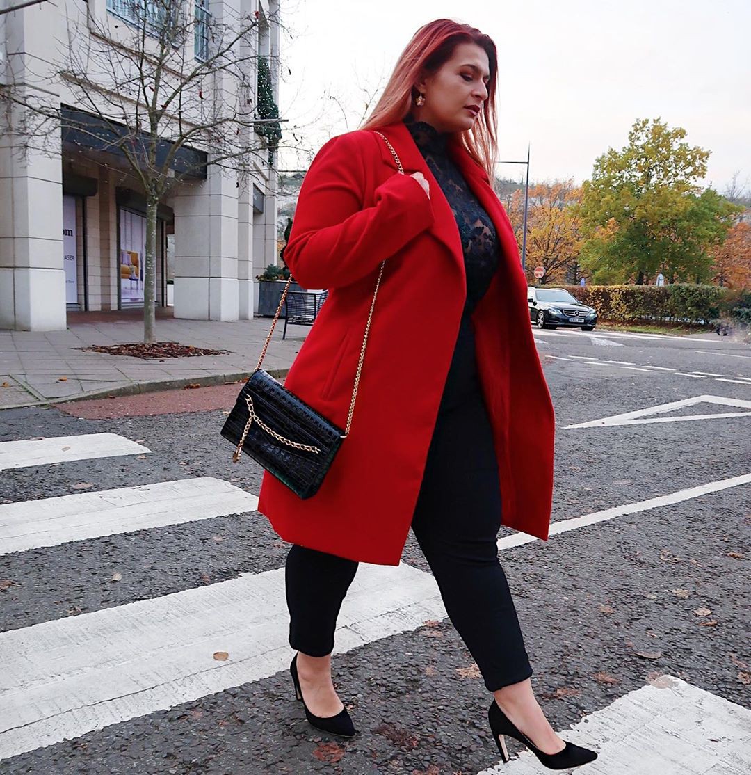 pink matching ideas for girls with overcoat, coat, girls instgram photography: Hot Plus Size Girls,  Pink And Red Outfit,  Wool Coat  
