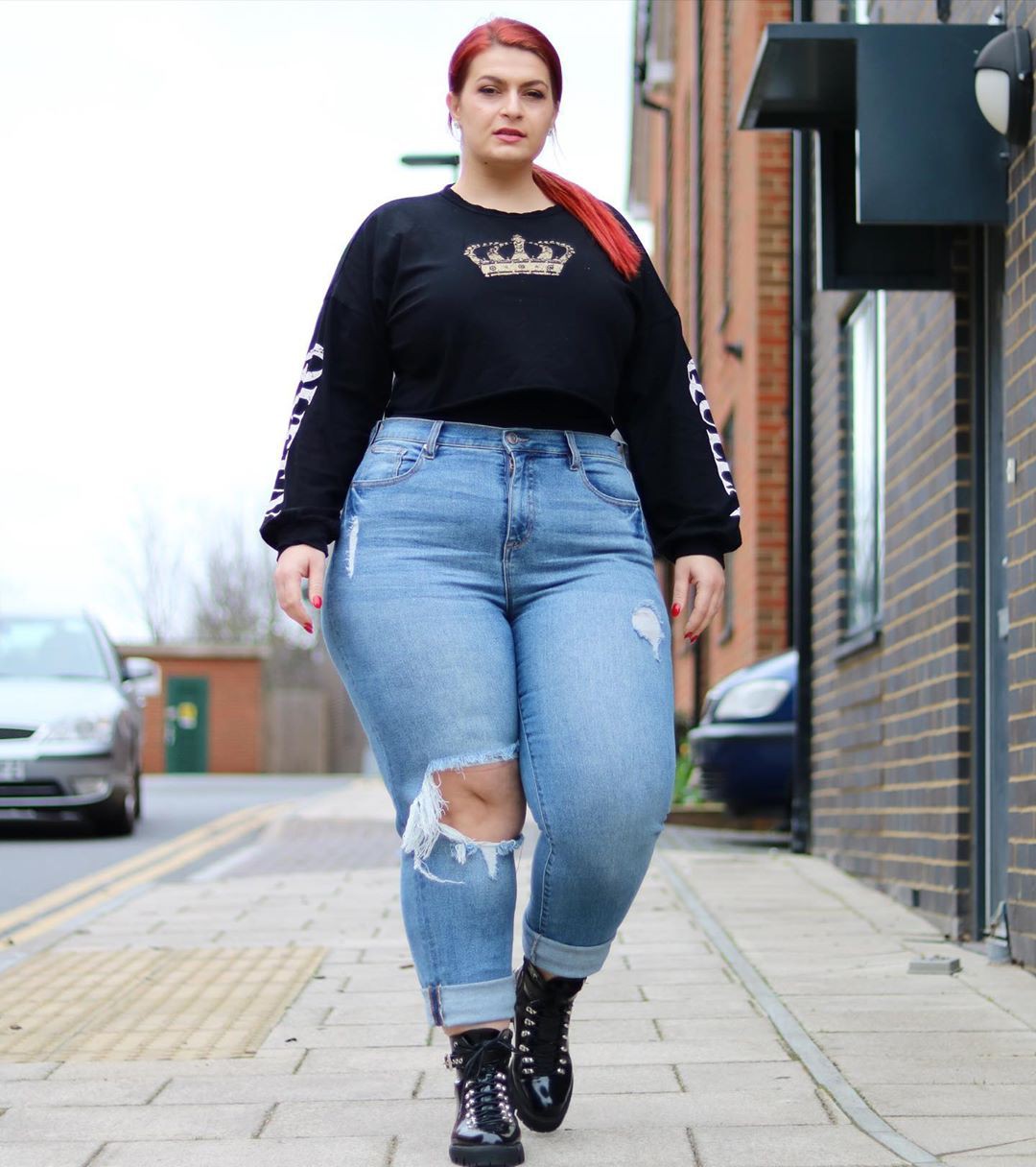 blue outfit ideas with sportswear, t-shirt, denim: Blue Jeans,  Blue Denim,  Hot Plus Size Girls,  Blue T-Shirt  