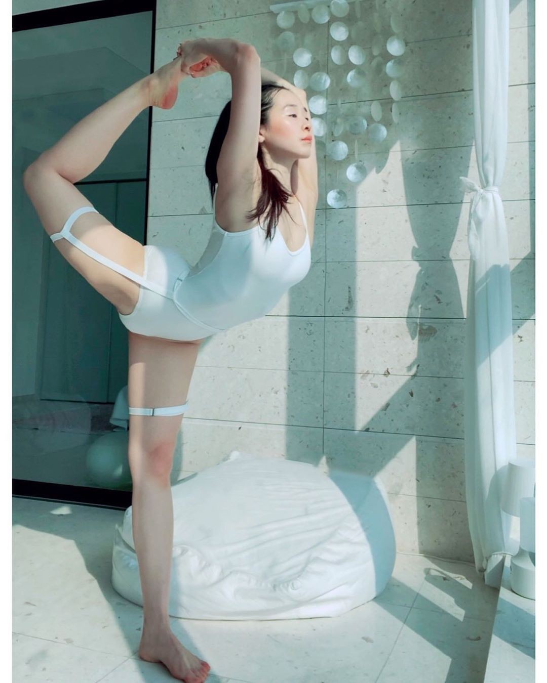 Sang A Yonini legs picture, ballet dancer, footwear: Sang A Yonini  