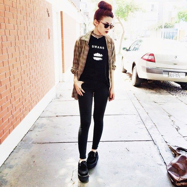 Black beautiful clothing ideas with leggings, blazer, jacket: Black Outfit,  Street Style,  Legging Outfits,  Creepers Outfits  