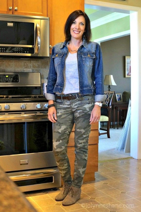 Camo pants denim jacket, jean jacket: Jean jacket,  Army Leggings Outfit,  Camo Joggers,  Denim Jacket with Crop Top  