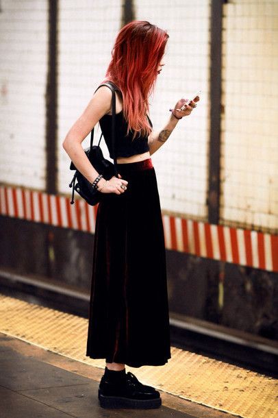 Lua p long skirts little black dress, t.u.k.: Crop top,  Long hair,  T-Shirt Outfit,  Gothic fashion,  Street Style,  Little Black Dress,  Black And Red Outfit,  Creepers Outfits,  Twirl Skirt  