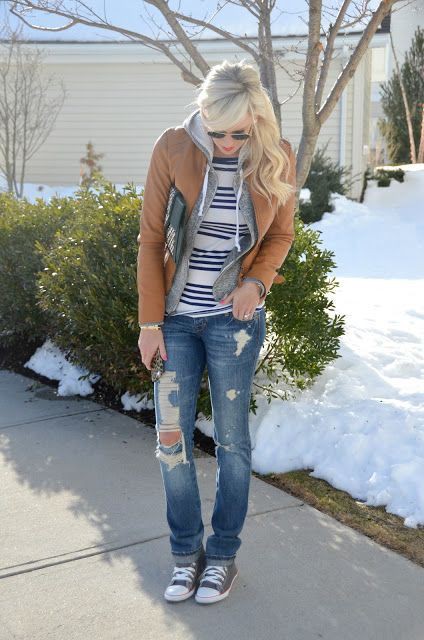 Brown leather jacket with converse: Casual Outfits,  T-Shirt Outfit,  Street Style,  Khaki Jacket,  Boxy Jacket  