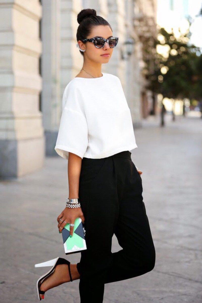 Outfit ideas white tops fashion black and white, street fashion: Crop top,  T-Shirt Outfit,  Street Style,  Black And White Outfit,  Black And White,  Peplum Tops,  White Top  