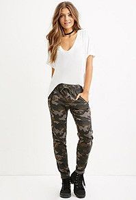 Khaki cute outfit ideas with sportswear, sweatpant, trousers: T-Shirt Outfit,  Khaki Outfit,  Army Leggings Outfit  