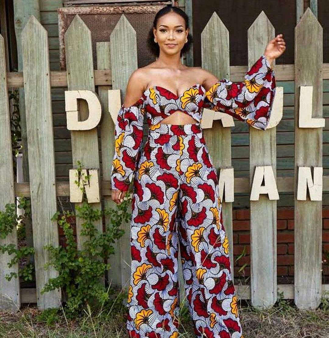 Bold Printed Dress Inspo For Girls: African Clothing,  Ankara Outfits,  Ankara Dresses,  African Outfits,  Asoebi Styles,  Printed Dress,  Asoebi Special  