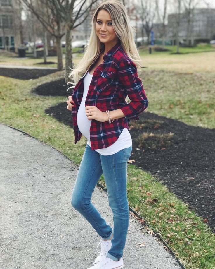 Best Maternity Outfit Ideas Plaid Button Down White Tee And Skinny Jeans A Cute And Casual