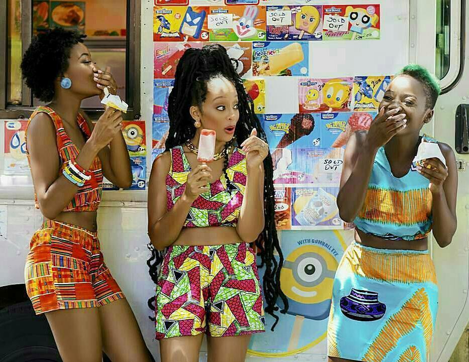 Awesome Printed Get-Up Design For Girls: instastyle,  FASHION,  Ankara Dresses,  Dresses Ideas,  Stylevore,  instafashion,  Ankara Outfits,  African Attire,  Asoebi Styles,  Colorful Dresses,  African Dresses,  bellanaija,  instaglam,  Cool Fashion,  Africangirlskillingit,  blackgirlmagic,  blackqueen,  styleinspiration,  styleaddict,  naijaoutfit,  Fashion week,  nigerianfashion,  waxprint,  printdress,  African Clothing  