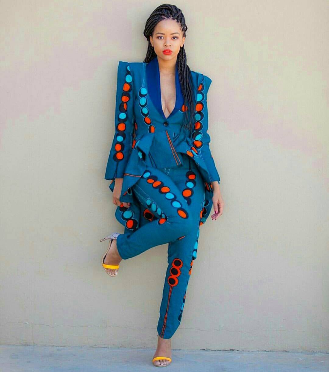 Trendy African American Outfit Design For Girls: instastyle,  FASHION,  Ankara Dresses,  Dresses Ideas,  Ankara Outfits,  Stylevore,  instafashion,  African Attire,  Printed Ankara,  bellanaija,  instaglam,  Cool Fashion,  naijaoutfit,  Fashion week,  nigerianfashion,  waxprint,  printdress,  African Clothing  