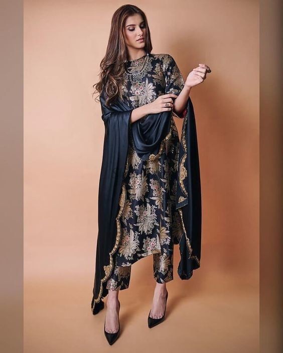 Tara sutaria dress design, pakistani clothing, fashion design, fashion model, tara sutaria, photo shoot, formal wear: Fashion photography,  fashion model,  Tara Sutaria,  Mehdi Outfits  